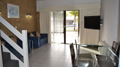 Lake Edge Resort - Accommodation Batemans Bay 1