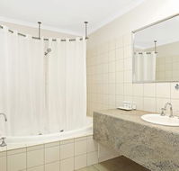 Quality Inn  Suites The Menzies - Accommodation Batemans Bay