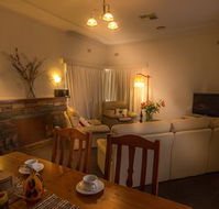 Benson House and Benson Lodge - Accommodation Batemans Bay
