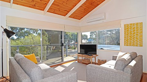 Barrakee Beach House - Anglesea - Accommodation Batemans Bay 0