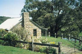 Adelaide Hills Country Cottages - Gum Tree Cottage - Accommodation Batemans Bay 0