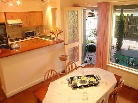 Adelaide Serviced Apartments - William Townhouse - Accommodation Batemans Bay 2