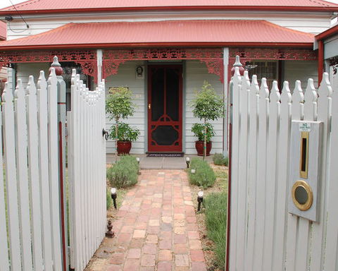 Airleigh Rose Cottage - Accommodation Batemans Bay 0