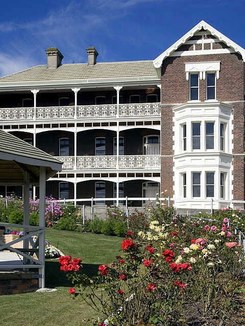 Auldington Hotel - Accommodation Batemans Bay 1