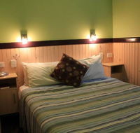 Aussie Outback Oasis Cabin  Van Village - Accommodation Batemans Bay