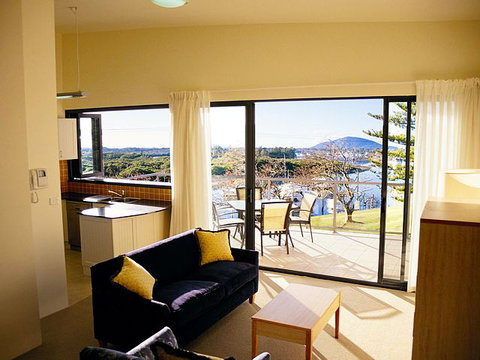 Boathouse Resort Tea Gardens - Accommodation Batemans Bay 3