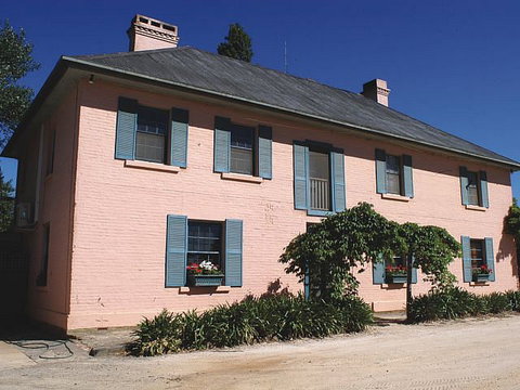 Briars Country Lodge And Briars Historic Inn - Accommodation Batemans Bay 0