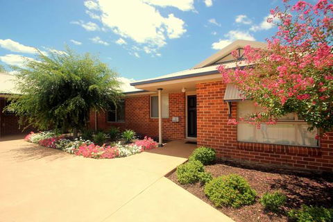 Colonial Court Villas Serviced Apartments - Accommodation Batemans Bay 0