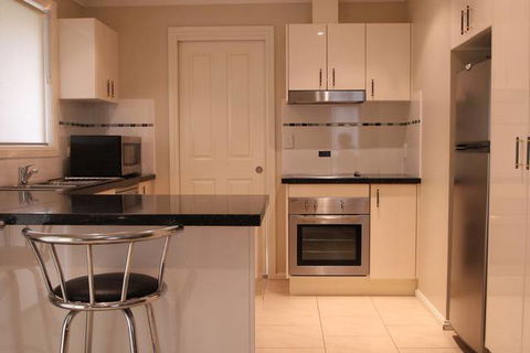Colonial Court Villas Serviced Apartments - Accommodation Batemans Bay 1