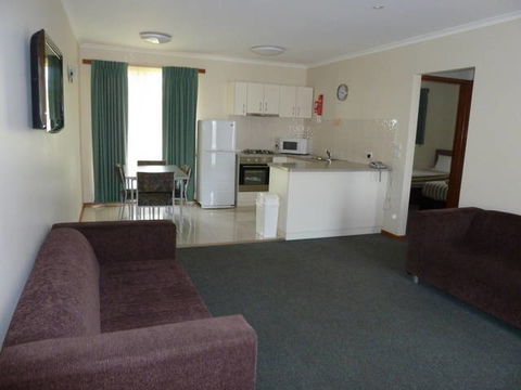 Werribee Motel & Apartments - Accommodation Batemans Bay 0