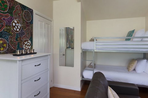 Jacaranda Cottages - Accommodation Batemans Bay 5