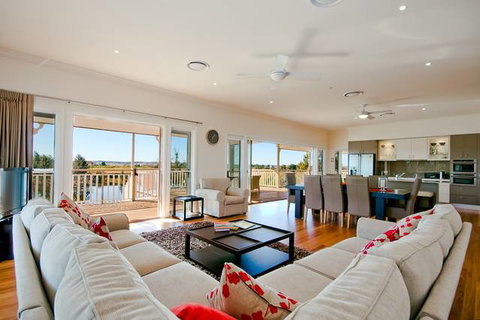 Cornwallis House - Accommodation Batemans Bay 3