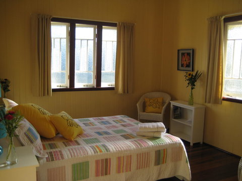 Eco Queenslander Holiday Home - Accommodation Batemans Bay 1