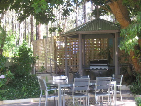 Edge Of The Forest Motel And Cottage - Accommodation Batemans Bay 0