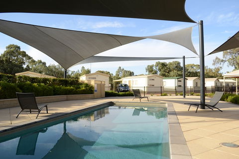 Euston Club Cabin Resort - Accommodation Batemans Bay 3