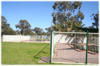 Lake Waranga Caravan Park & Holiday Camp - Accommodation Batemans Bay 3