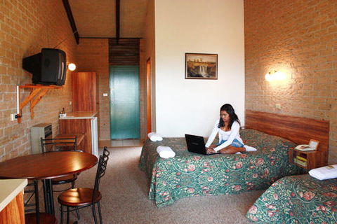 Lookout Motor Inn - Accommodation Batemans Bay 0