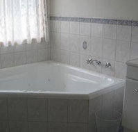 Macburn Self Contained Cottages Dog Friendly - Accommodation Batemans Bay