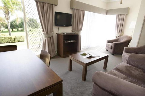 Mercure Sanctuary Golf Resort Bunbury - Accommodation Batemans Bay 1