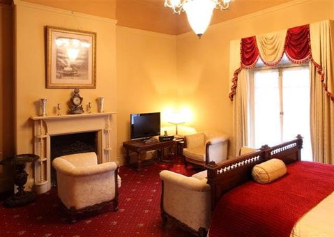 Rose & Crown Lodge - Accommodation Batemans Bay 2