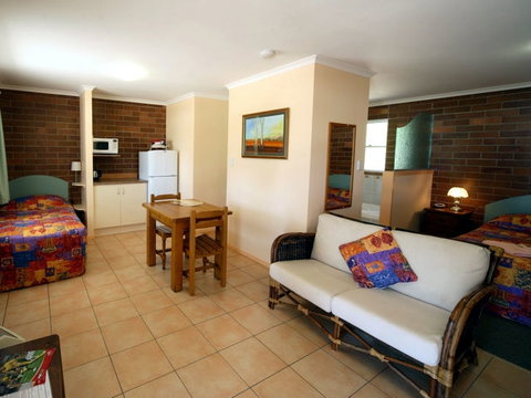 Rubyvale Motel & Holiday Units - Accommodation Batemans Bay 0