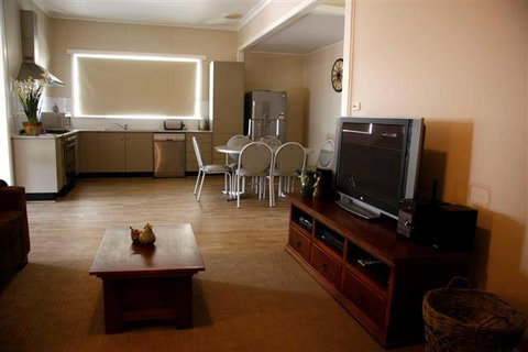 Saltbush Motor Inn - Accommodation Batemans Bay 2