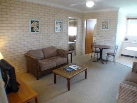 Santa Fe Motel And Holiday Units - Accommodation Batemans Bay 3