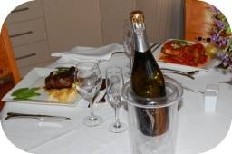 Scenic Rim View Cottages For Couples - Accommodation Batemans Bay 2