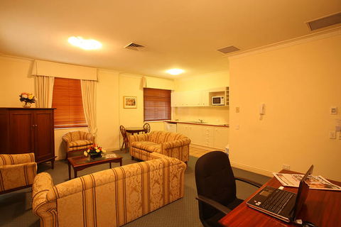 ULTIQA Rothbury Hotel - Accommodation Batemans Bay 2
