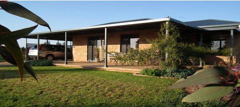 Welcome Cottage Executive Serviced Accommodation - Accommodation Batemans Bay 0
