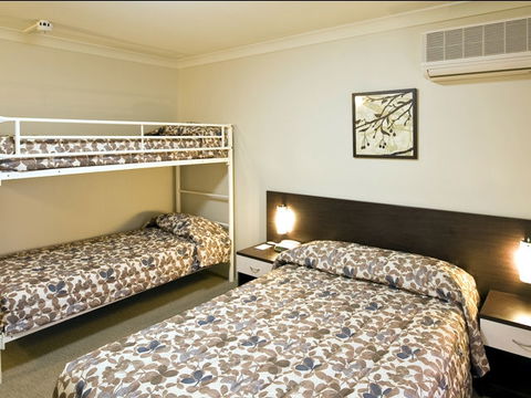 Wesley Lodge - Accommodation Batemans Bay 2