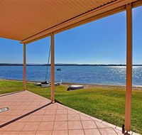 Luxury Waterfront House - Accommodation Batemans Bay