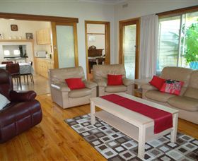 Acacia Park Farm House - Accommodation Batemans Bay 6