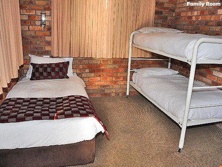 Log Cabin - Accommodation Batemans Bay 3
