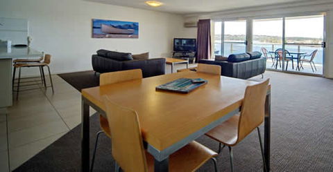 Albacore Luxury Holiday Apartments - Accommodation Batemans Bay 6