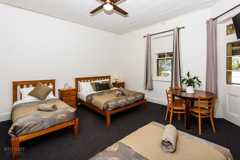 Tibooburra Hotel - Tibooburra - Accommodation Batemans Bay 2