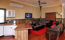 Top Of The Range Retreat - Accommodation Batemans Bay 0