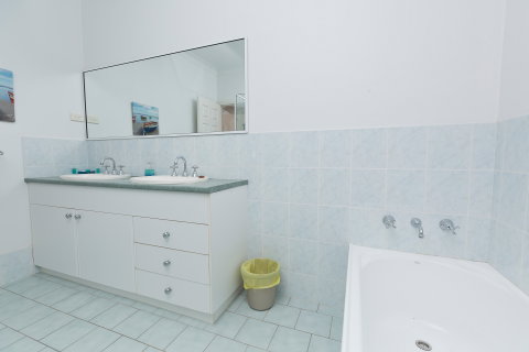 Cranford Waterfront Cottage - Accommodation Batemans Bay 3