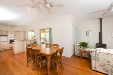 Cranford Waterfront Cottage - Accommodation Batemans Bay 6