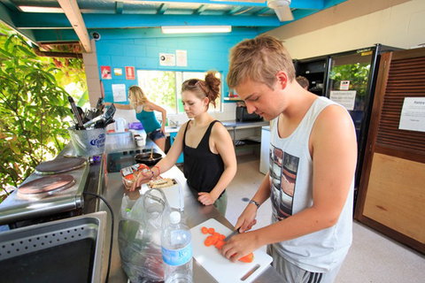 Mission Beach Retreat YHA - Accommodation Batemans Bay 3