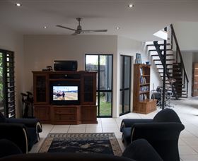 Dolphin Beach House - Accommodation Batemans Bay 0