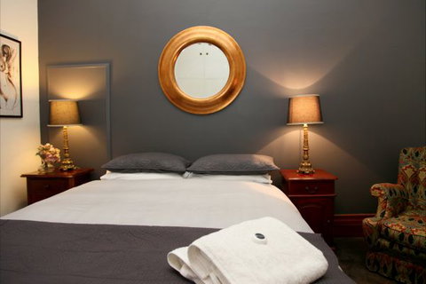 Apartments On-The-Park: The Studio - Accommodation Batemans Bay 1