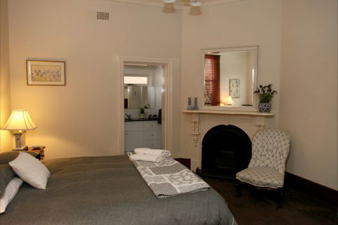 Apartments On-The-Park: The Studio - Accommodation Batemans Bay 2