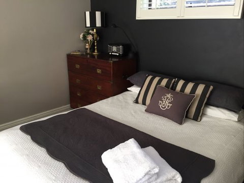 Apartments On-The-Park: The Studio - Accommodation Batemans Bay 8