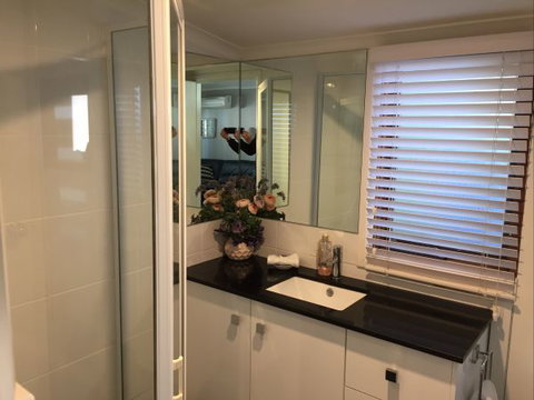 Apartments On-The-Park: The Studio - Accommodation Batemans Bay 12