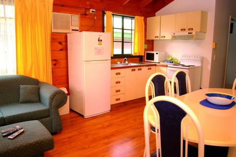 Smuggler's Cove Holiday Village - Accommodation Batemans Bay 2
