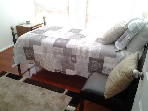 The Pommy Tree Bed And Breakfast - Accommodation Batemans Bay 4