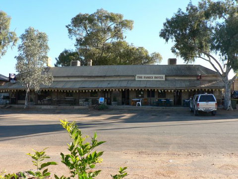 The Family Hotel - Accommodation Batemans Bay 1