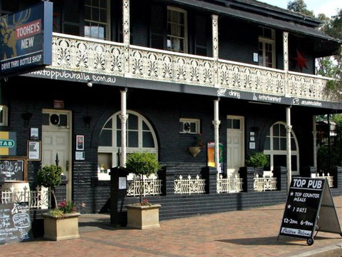 Top Pub - Accommodation Batemans Bay 1