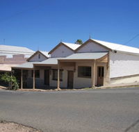 Carmines Antiques and Accommodation - Accommodation Batemans Bay